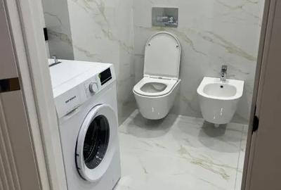 Garsonieră în Titan - 2
