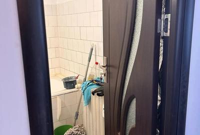 Apartament cu 3 camere decomandat în Calea București - 2