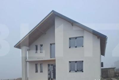 Casă cu 4 camere cu Teren 756 Mp în Curtești - 3