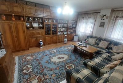 Apartament 3 camere decomandat, parter, George Enescu zona Liceul de Chimie - 2