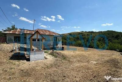 Casă cu 2 camere cu Teren 1425 Mp în Parincea - 13