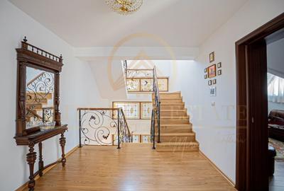 Ovidiu Sud - Zona premium - Vila impozanta, curte mare, garaj, terasa! - 16