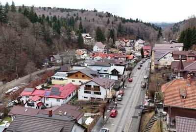 Casă cu 9 camere cu Teren 335 Mp în Valea Cerbului - 18
