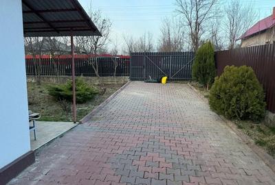 Casă cu Teren 1215 Mp în Hârtoape - 1
