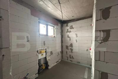 Casă cu 4 camere cu Teren 700 Mp în Central - 1