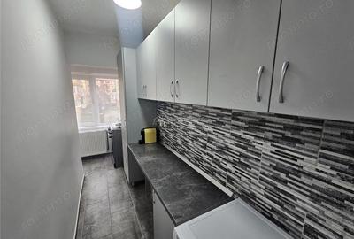 Garsonieră decomandată, mobilată în Micro IV - 15