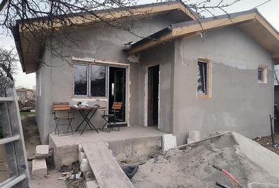 Casă cu 3 camere cu Canalizare în Drăgănescu - 1