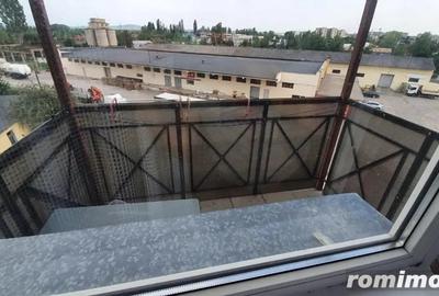 Garsonieră decomandată în Central