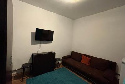 Garsonieră de închiriat, centrală pe gaz, etaj 3, bucatarie separată, Calea Giro - 7