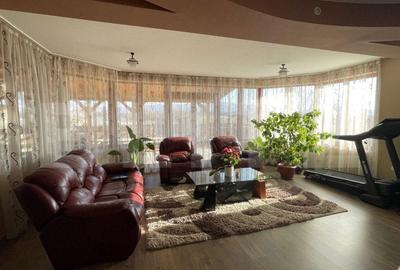 Casă cu 8 camere cu Teren 3500 Mp în Central - 5