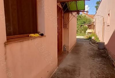 Casă cu 4 camere cu Teren 450 Mp în Dâmbovița - 2