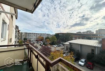 Apartament cu 3 camere, etaj 3, zona 300 Micalaca Apartament cu 3 camere, etaj 3, zona 300 Micalaca - 13