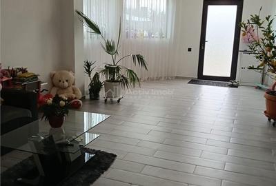 Casă cu 7 camere cu Teren 1100 Mp în Central - 17