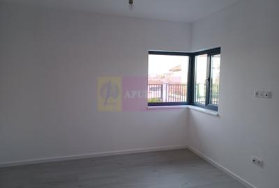 Casă cu 4 camere cu Teren 505 Mp în Central - 9