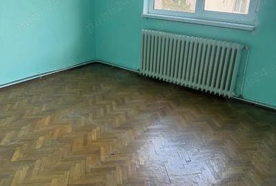 Apartament cu 3 camere nedecomandat în Central - 1