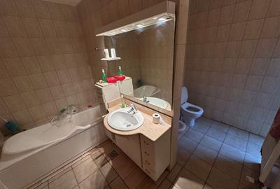 Casă / Vilă cu 6 camere în zona  Calea Aradului - 15