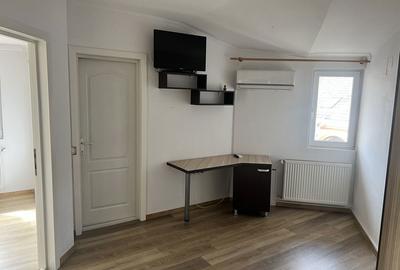 Spațiu comercial, de 10 mp, în Horea - 8