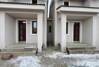 Duplex cu 4 camere cu Canalizare în Moșnița Nouă - 13