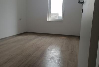 Duplex pe parter despartit  prin dressing - 3