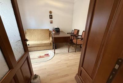 Proprietate deosebita de vanzare in centrul Bacaului- eleganta, istorie si inves - 12