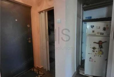 Apartament 3 Camere, Central, Decomandat, etaj 1 - 2