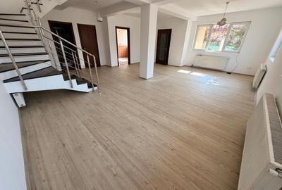 Duplex cu 4 camere cu Canalizare în Sud - 3