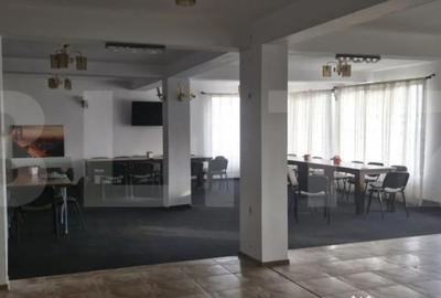 Spațiu comercial, de 200 mp, în Central - 1