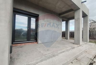 Casă cu 5 camere cu Teren 1210 Mp în Câmpineanca - 7