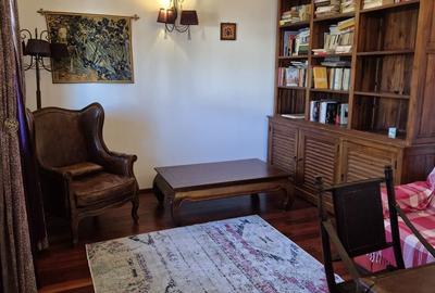 Casă cu 4 camere cu Teren 850 Mp în Central