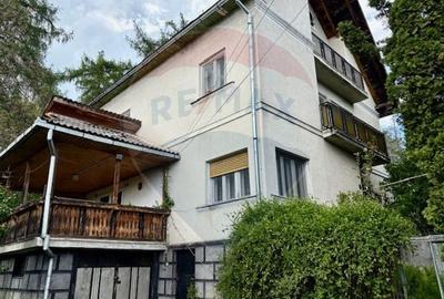 Casa / Vila cu 7 camere de vanzare - 2