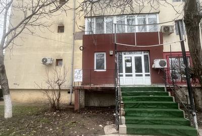 Spațiu comercial, de 48 mp, în Central - 8