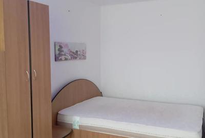 Apartament cu 2 camere semidecomandat în Craiovița Nouă