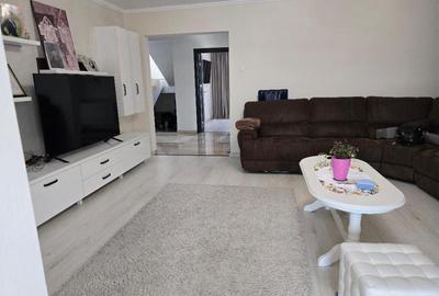 Casă cu 6 camere cu Teren 513 Mp în Episcopia Bihorului