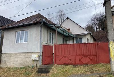 Casă cu Teren 900 Mp în Central - 10