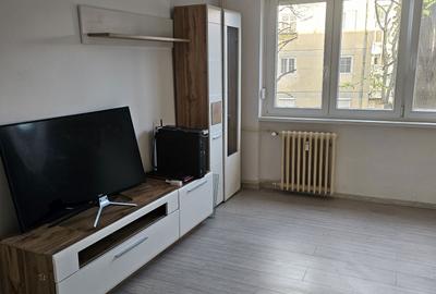 Apartament cu 2 camere decomandat în Miron Costin - 3