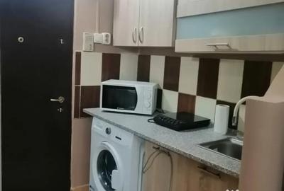 Garsonieră decomandată, mobilată în Central