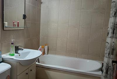 Apartament cu 3 camere decomandat în Micro 11 - 2