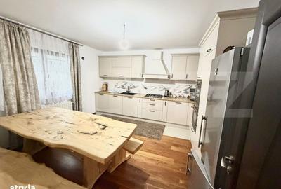 Casă cu 7 camere cu Teren 1800 Mp în Central - 2