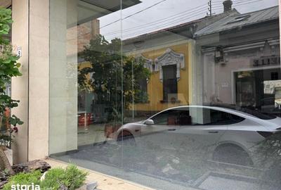 Spațiu comercial, de 50 mp, în Central