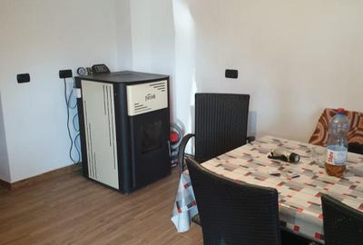 Casă cu 4 camere decomandat în Central - 8
