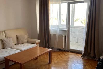 Apartament cu 3 camere decomandat în Circumvalațiunii