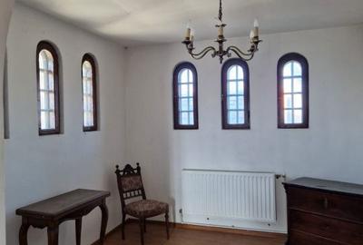 Casă cu 10 camere cu Teren 95000 Mp în Central - 10