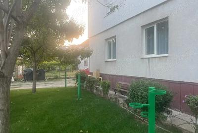 Inchiriez apartament cu trei camere,central - 2