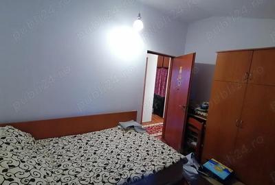 Apartament cu 3 camere decomandat, mobilat în Poarta 6 - 7