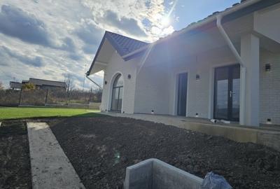 ? Casă de vânzare Ciurea - priveliște superbă, construcție solidă - 15