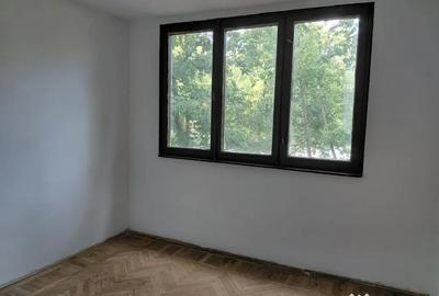 Apartament cu 3 camere semidecomandat în Țiglina 1