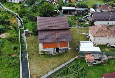 Proprietate cu 2 case, teren 664 mp, ultracentral Apahida. Comision 0! - 2