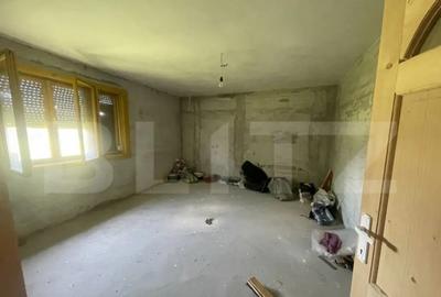 Casă cu 7 camere cu Teren 1088 Mp în Botiz - 8