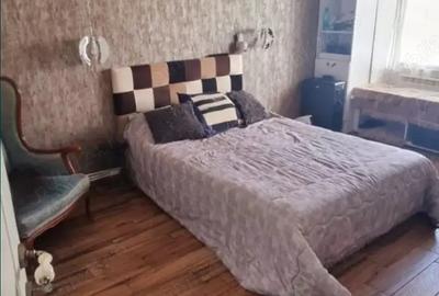 Inchiriez apartament 2 3 camere complet mobilat ?i utilat