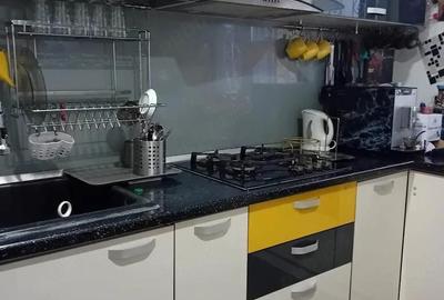 Apartament cu 3 camere semidecomandat în Central - 3